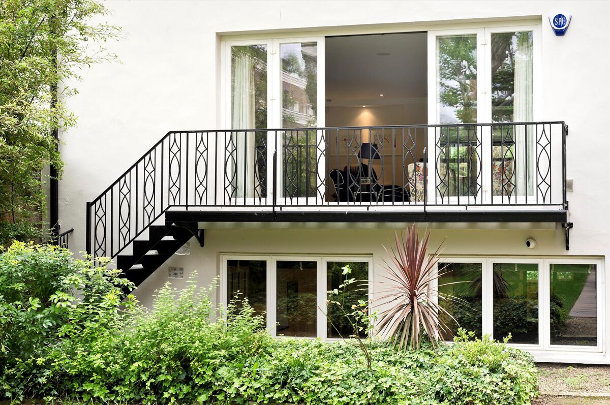 house for sale in Holbein Place, London, SW1W SLA190235 Knight Frank