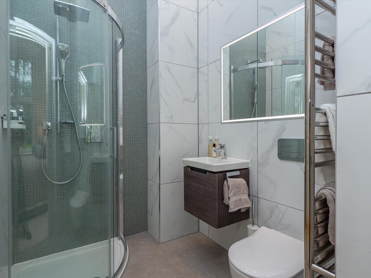 flat for sale in Old Milverton Lane, Leamington Spa, Warwickshire, CV32