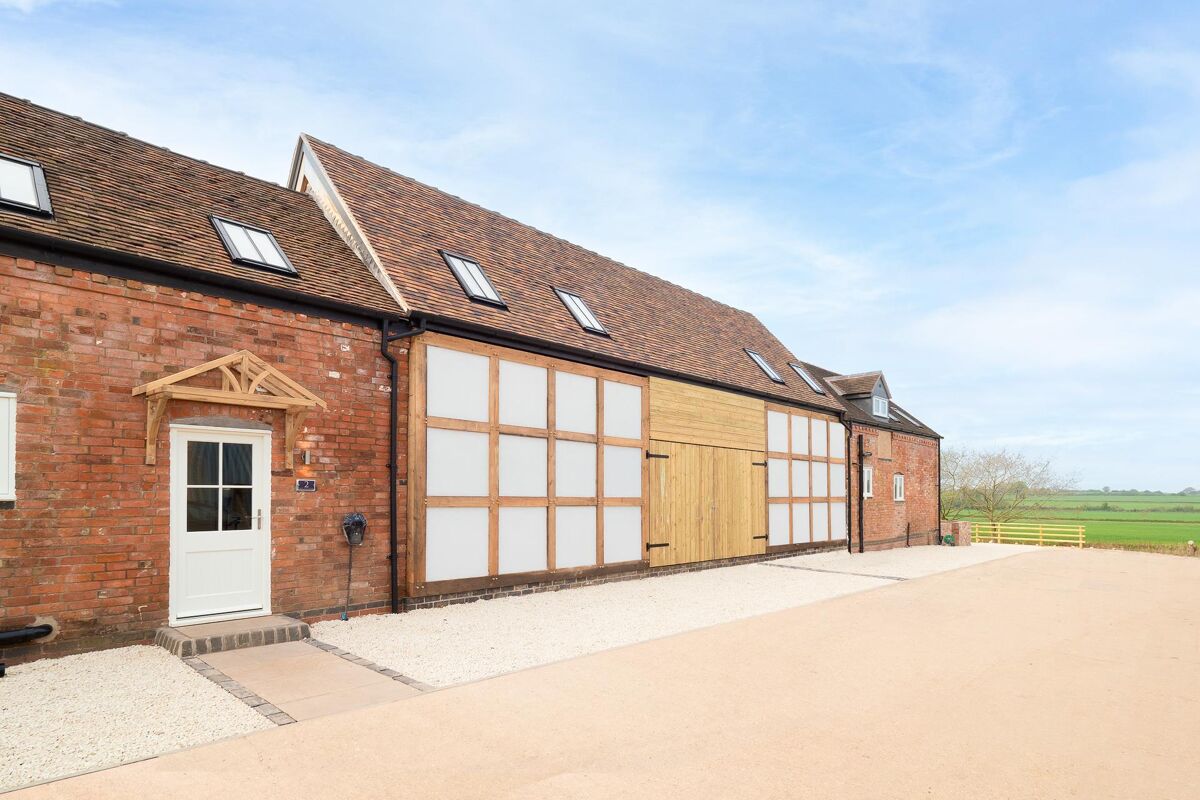 barn conversion for sale in Banbury Road, Tachbrook, Leamington