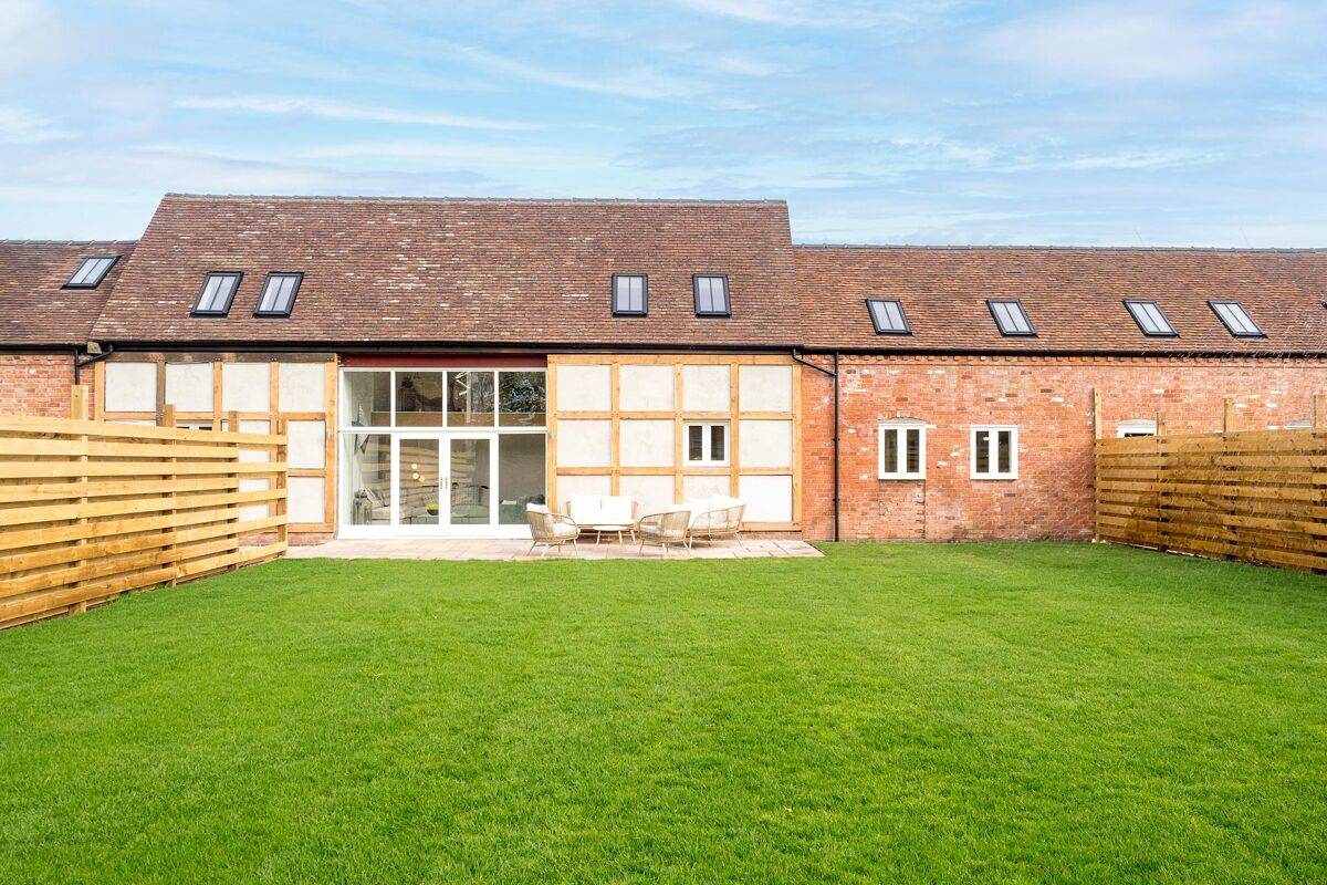 barn conversion for sale in Banbury Road, Tachbrook, Leamington Spa, CV33 SNH012125559