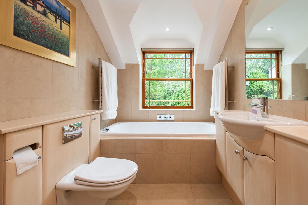 house for sale in Amherst Road, Kenilworth, Warwickshire, CV8