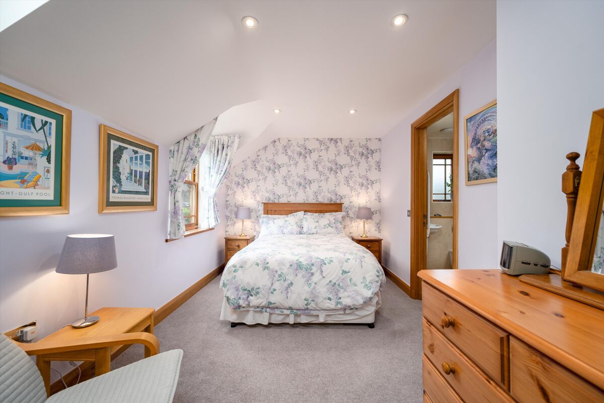 house for sale in Amherst Road, Kenilworth, Warwickshire, CV8