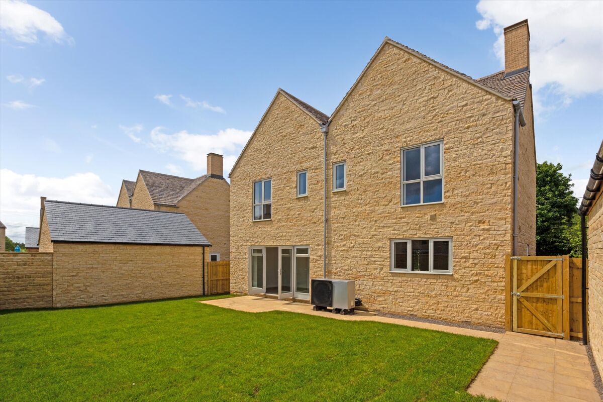 house for sale in Cirencester, Gloucestershire, GL7. SNH012225359