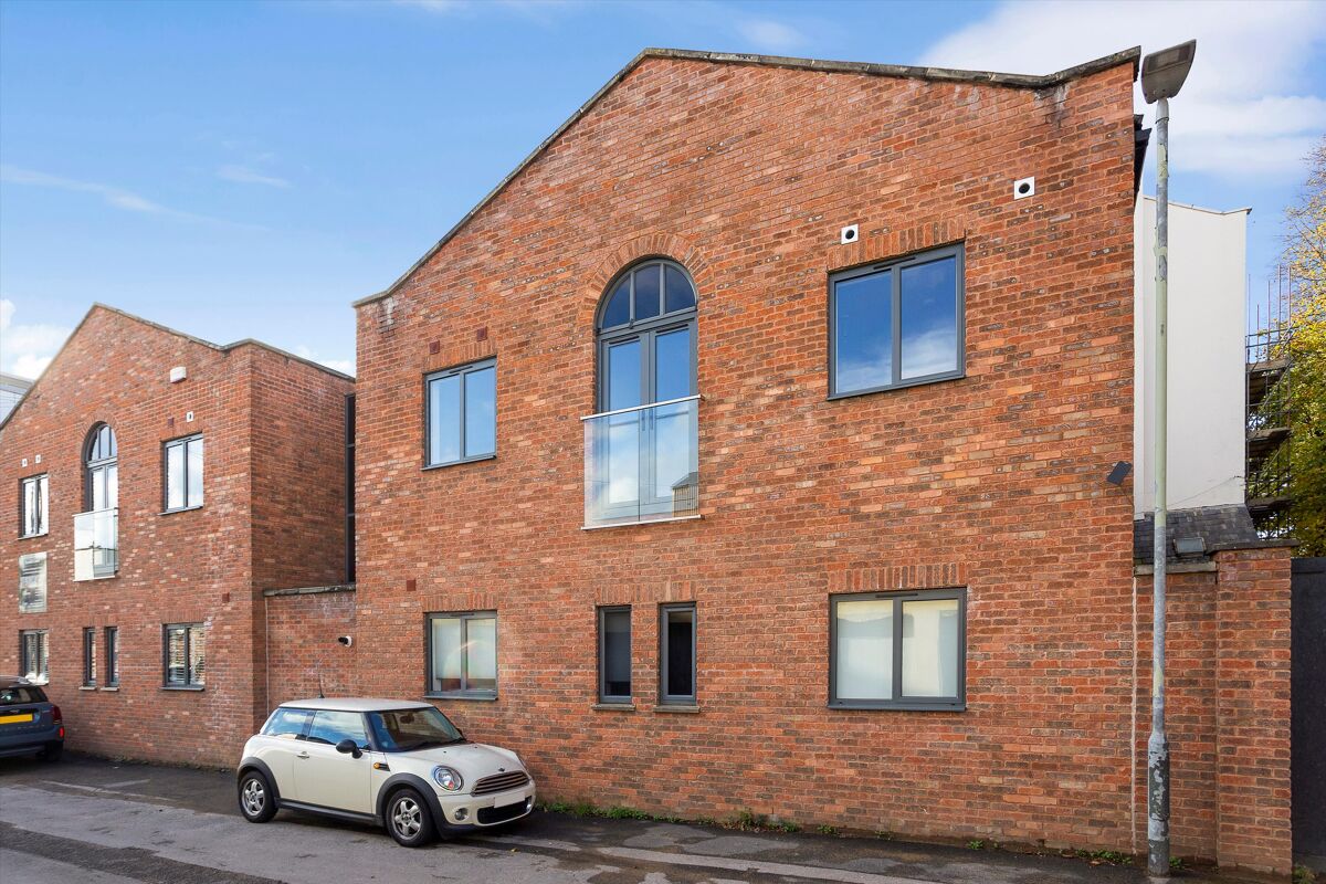 9 Carrick Court, Lypiatt Road, Cheltenham GL50 2QJ Knight Frank