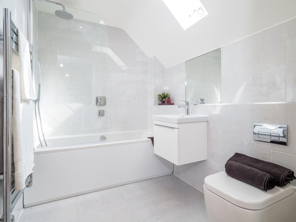 house for sale in 6 Windrush Heights, Little Windrush, Burford