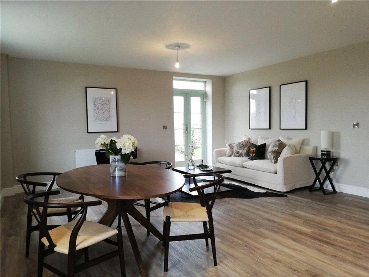 flat for sale in 2 Riverview, Little Windrush, Burford, Gloucestershire