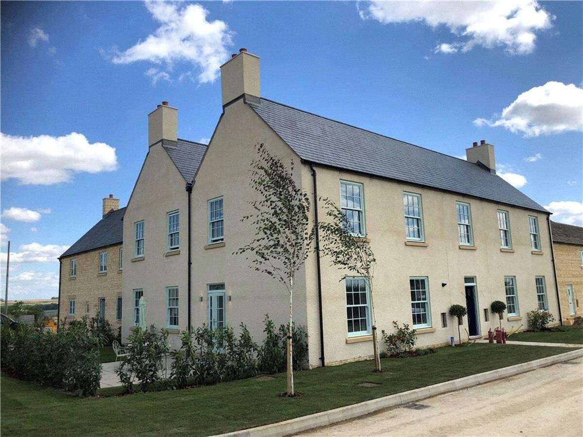 flat for sale in 2 Riverview, Little Windrush, Burford, Gloucestershire