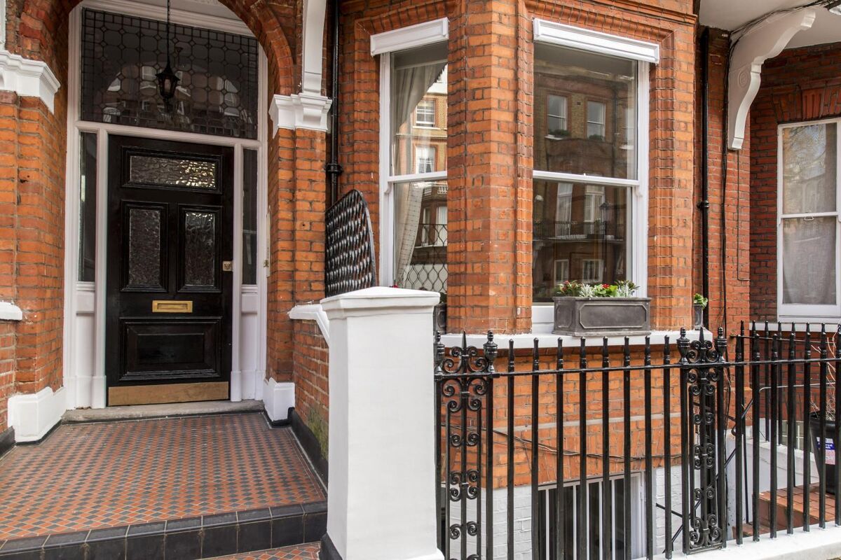 flat for sale in Rosary Gardens, South Kensington, London, SW7