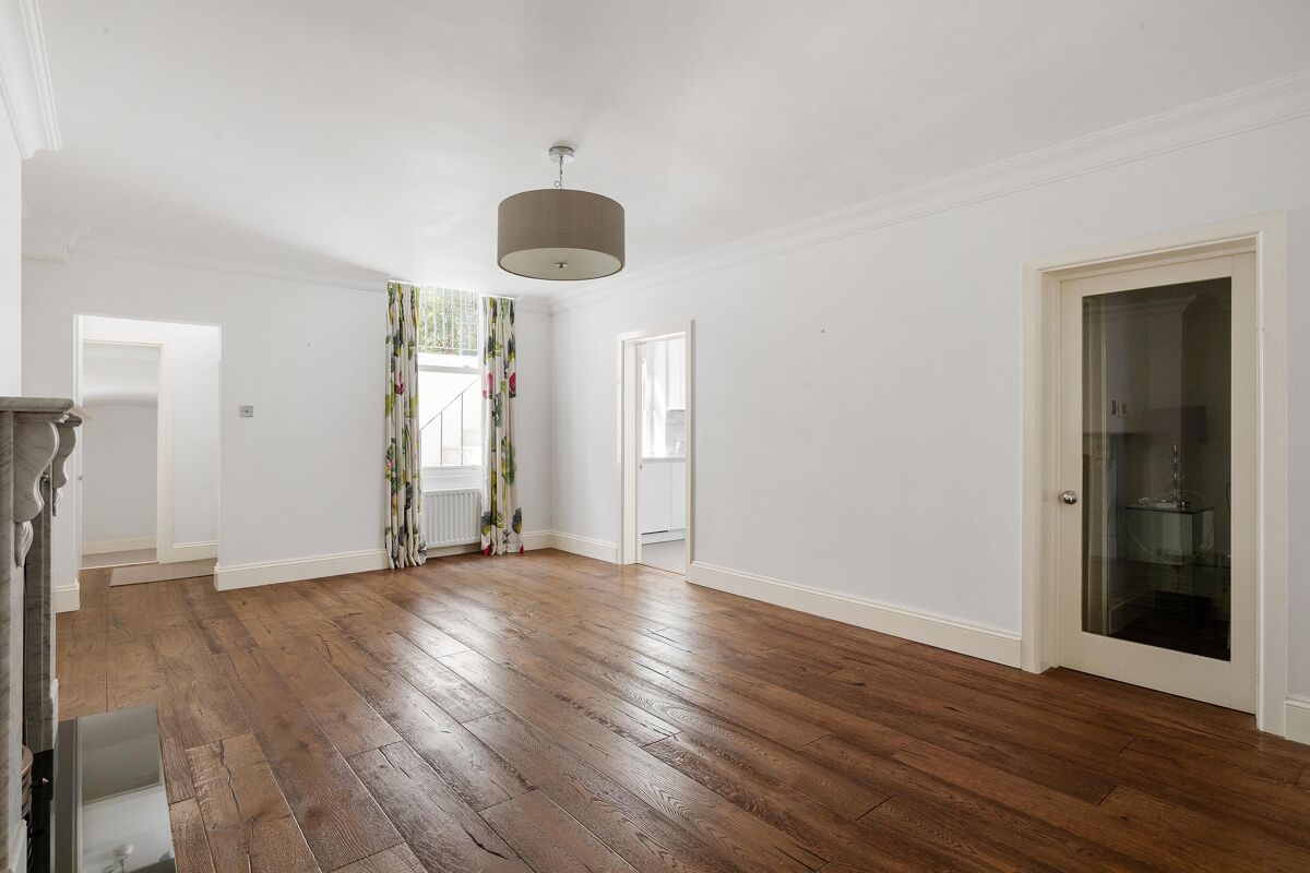 flat for sale in Nevern Square, London SW5 STK012306506 Knight Frank
