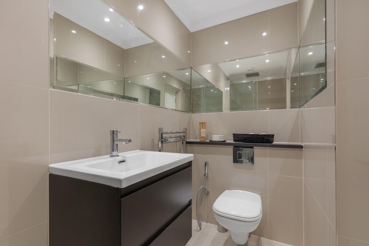 flat for sale in Onslow Gardens, London, SW7 STK012354601 Knight Frank