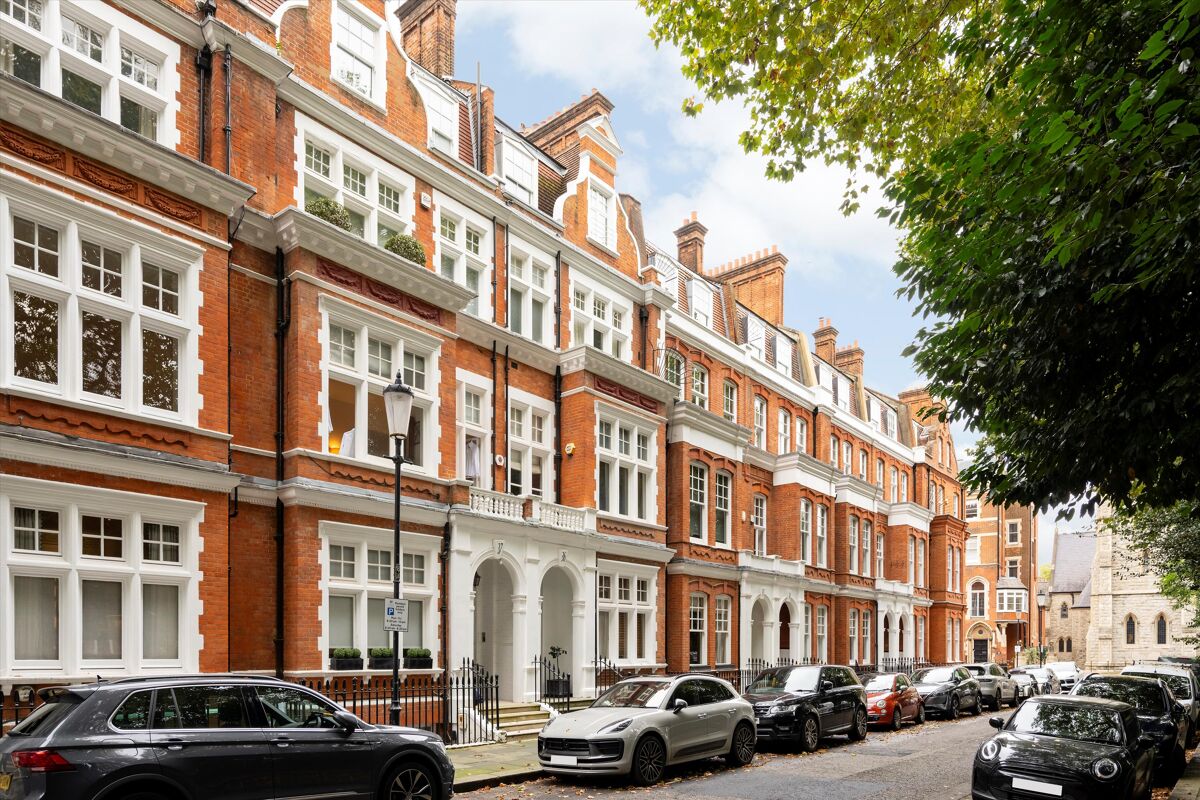 apartment for sale in Evelyn Gardens, South Kensington SW7