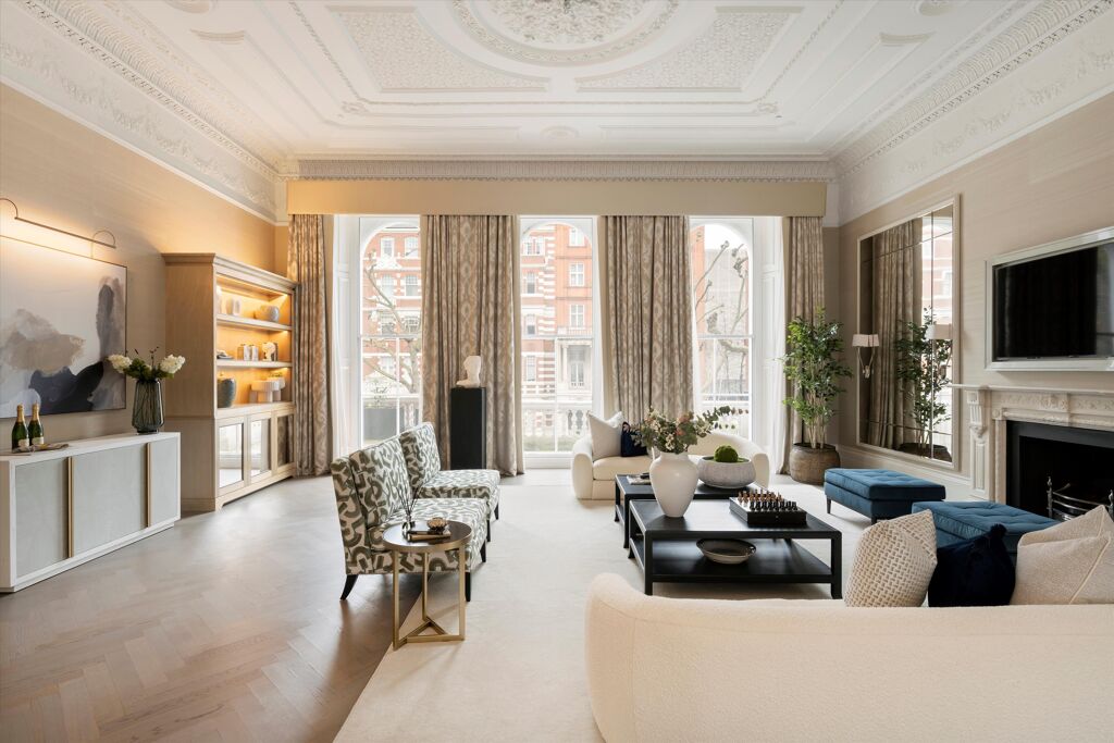 Image of Queen's Gate, South Kensington SW7