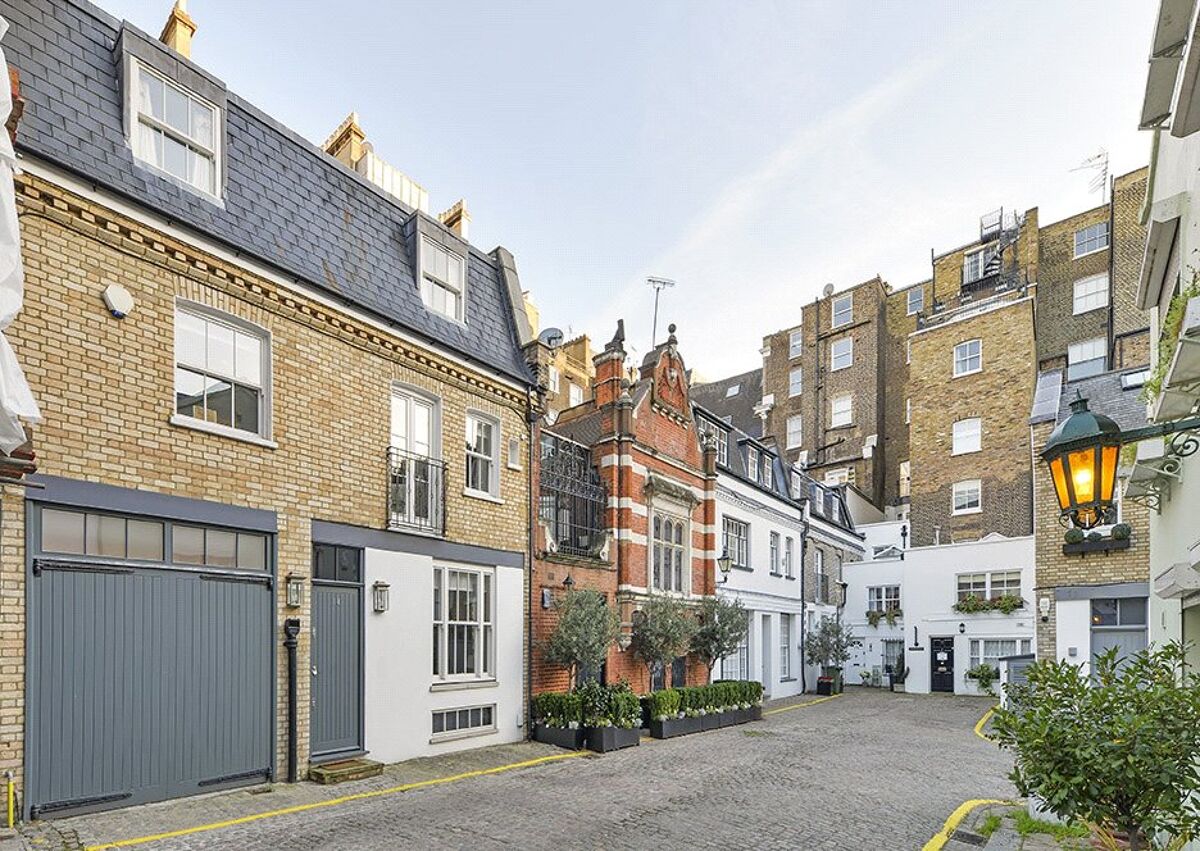 house for sale in Elvaston Mews, South Kensington, London, SW7