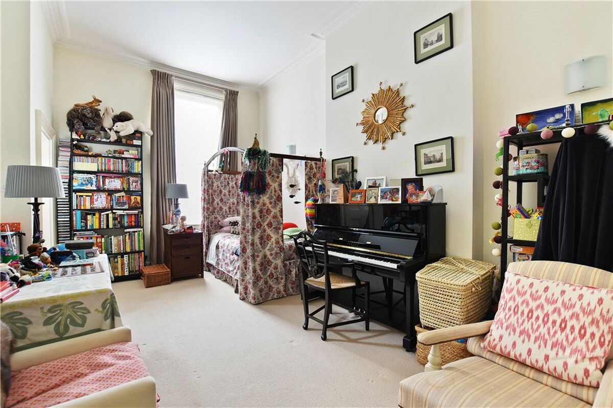 flat for sale in Wetherby Gardens, South Kensington, London, SW5