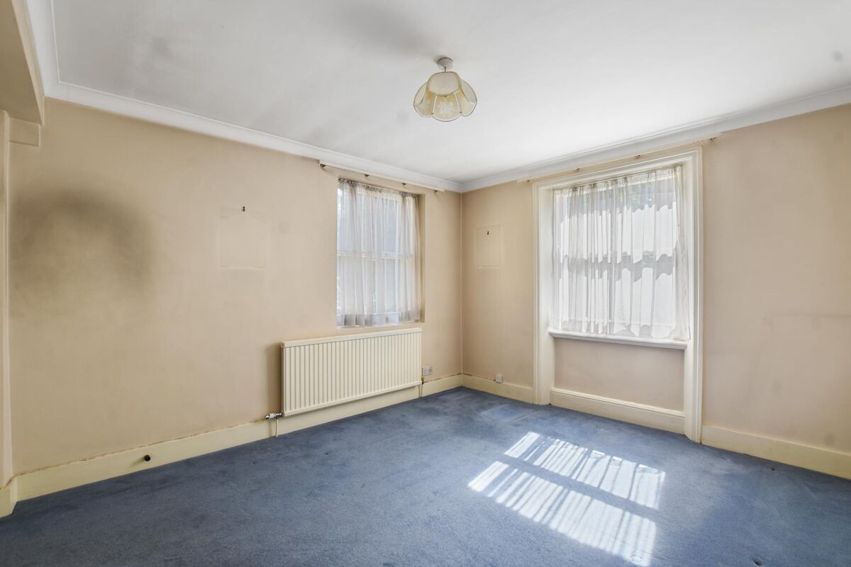 flat for sale in Nevern Square, London, SW5 STK200005 Knight Frank