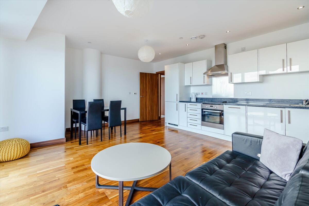 flat to rent in River Heights, High Street, Stratford, London, E15