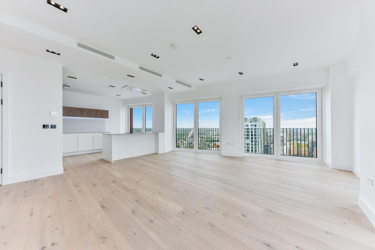 flat to rent in Exchange Gardens, Vauxhall, London, SW8 STQ344712