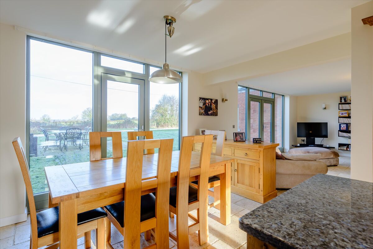 house for sale in Broadwell, Rugby, Warwickshire, CV23 STR012003835