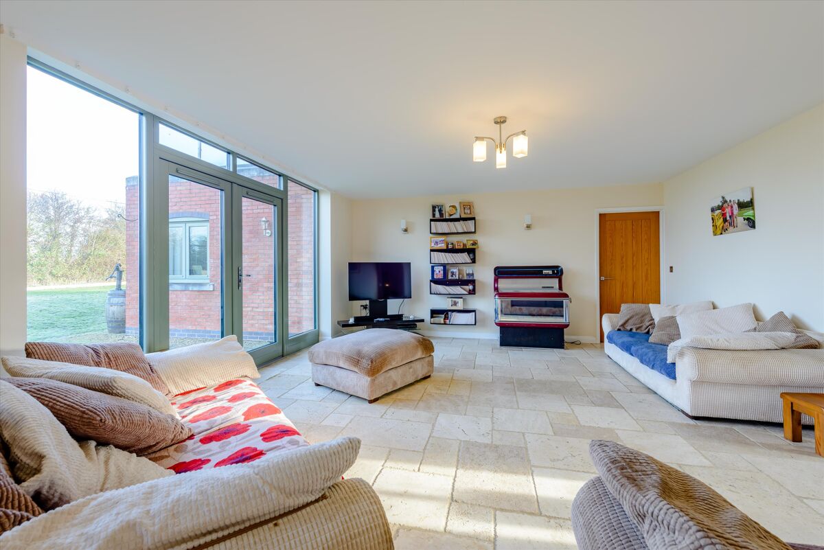 house for sale in Broadwell, Rugby, Warwickshire, CV23 STR012003835