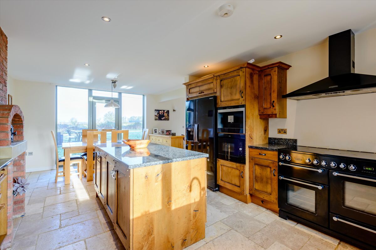 house for sale in Broadwell, Rugby, Warwickshire, CV23 STR012003835