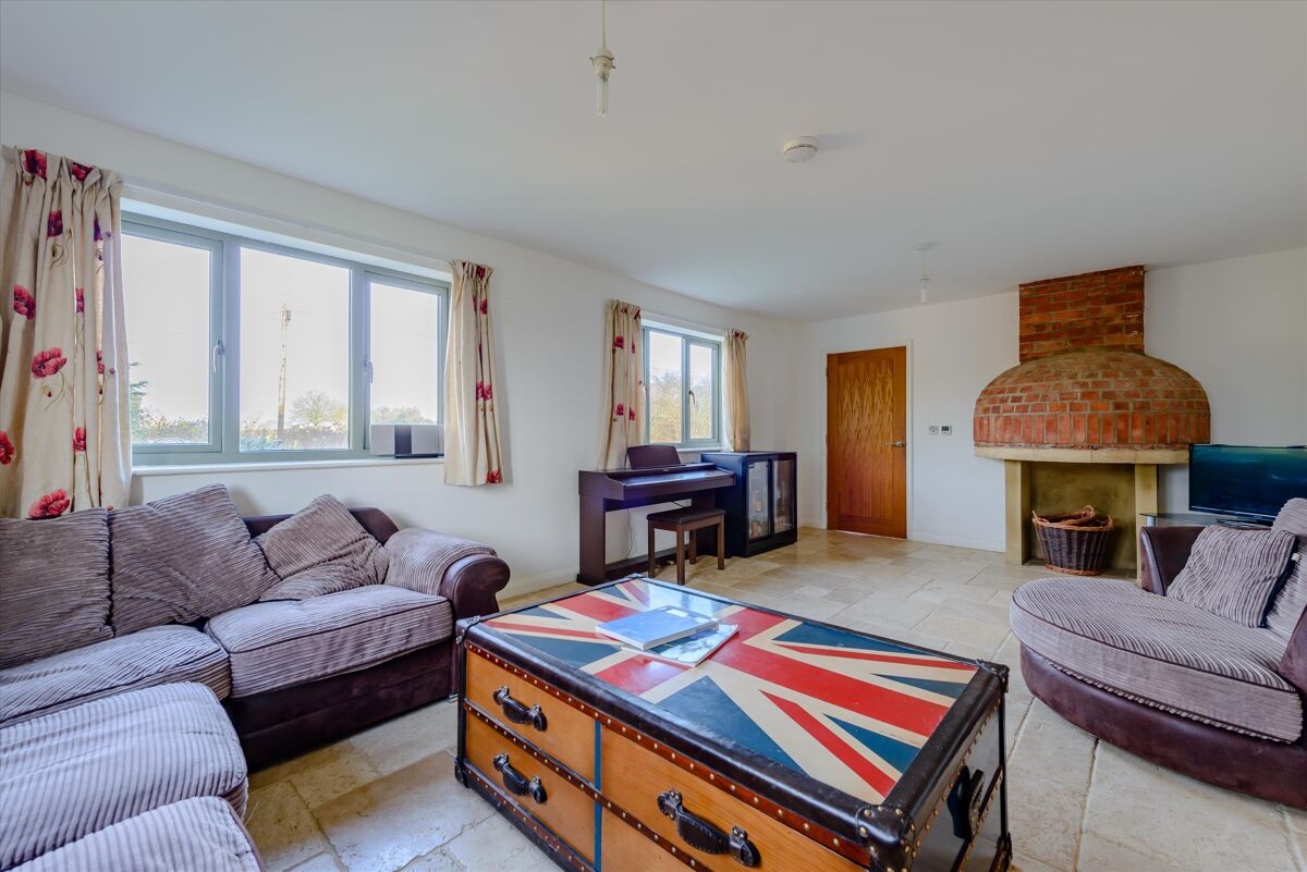 house for sale in Broadwell, Rugby, Warwickshire, CV23 STR012003835