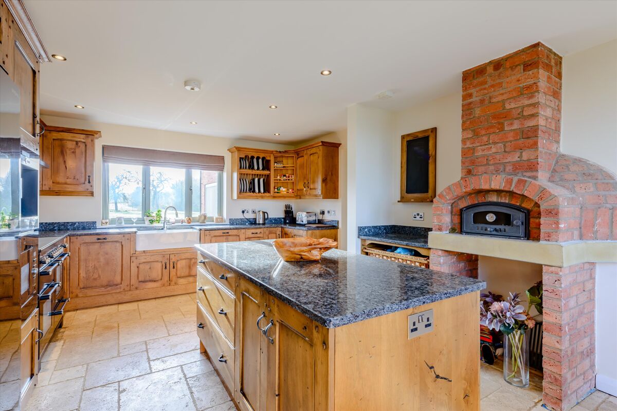 house for sale in Broadwell, Rugby, Warwickshire, CV23 STR012003835