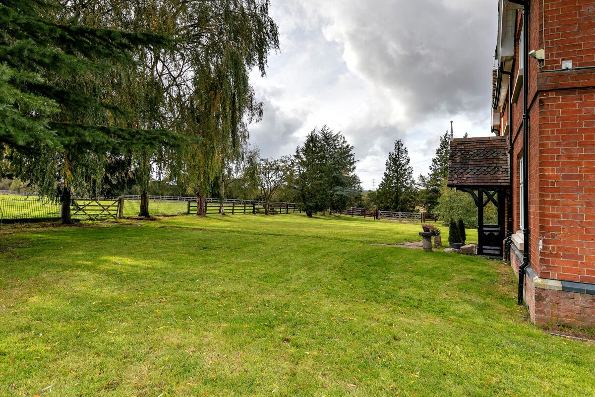 house for sale in Spernal Lane, Spernal, Studley, Warwickshire, B80