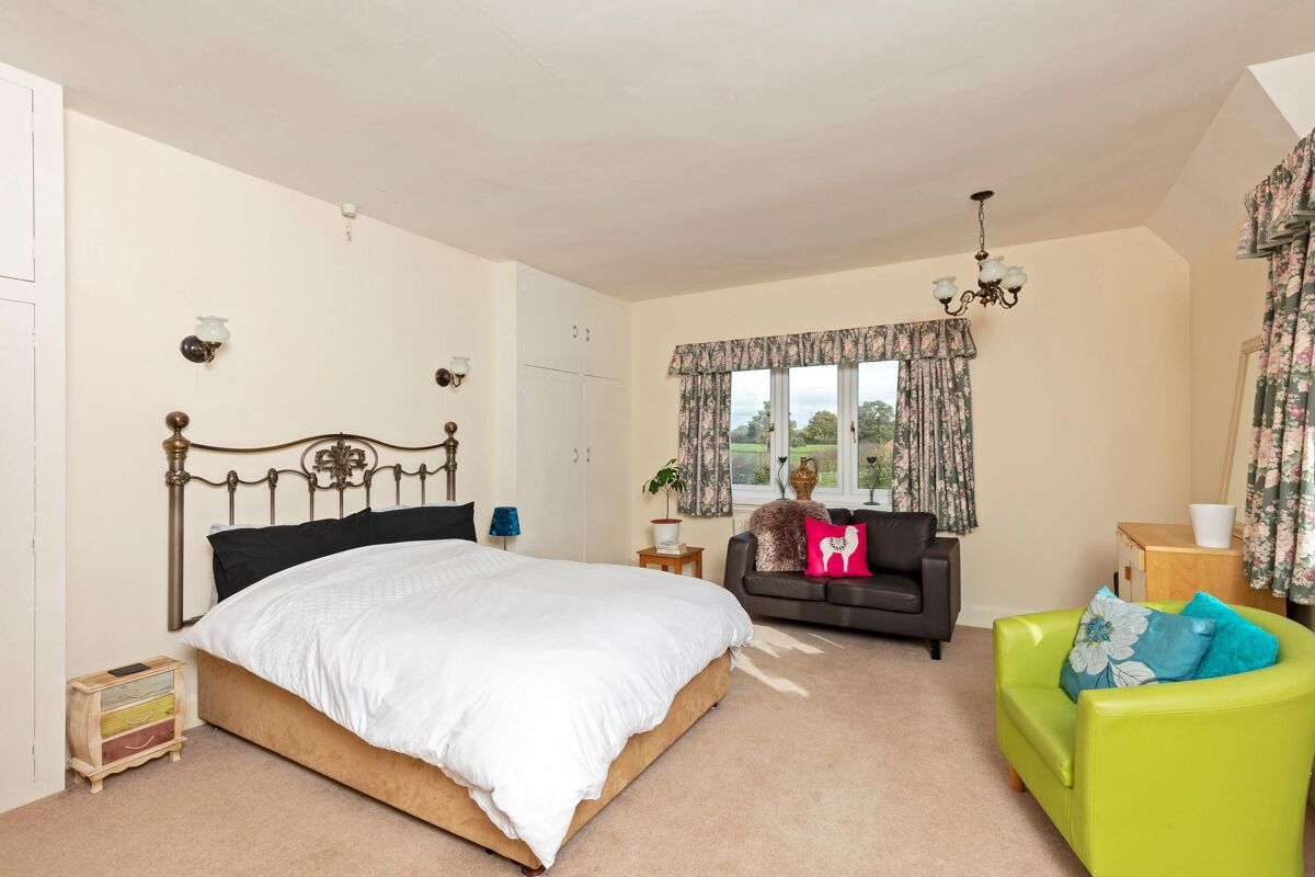 house for sale in Spernal Lane, Spernal, Studley, Warwickshire, B80