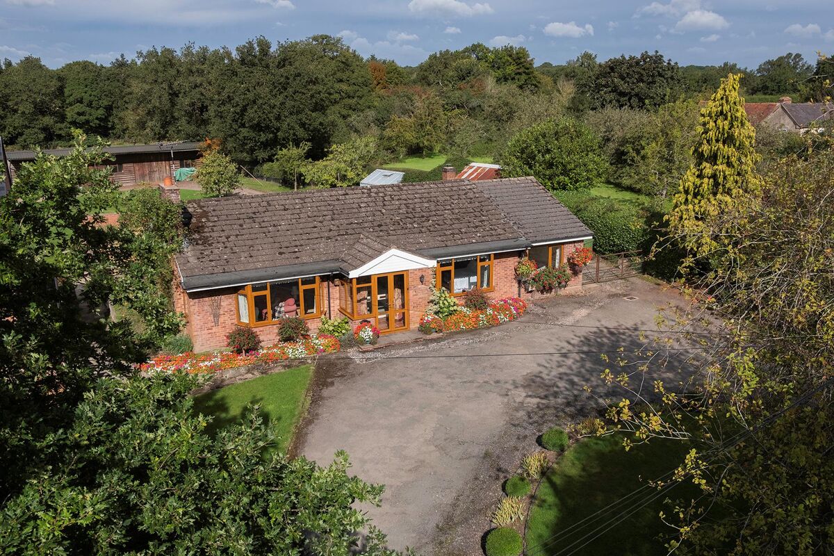 bungalow for sale in Haseley Knob, Warwick, Warwickshire, CV35