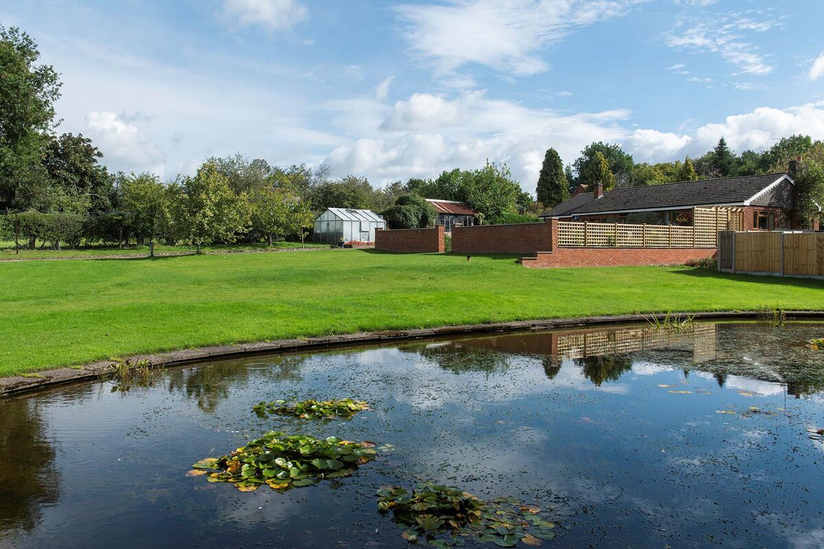 bungalow for sale in Haseley Knob, Warwick, Warwickshire, CV35