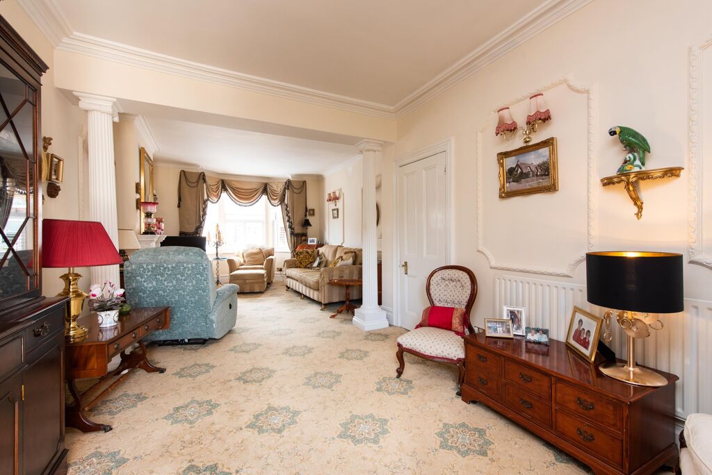 Image of Evesham Place, Stratford-upon-Avon, Warwickshire, CV37