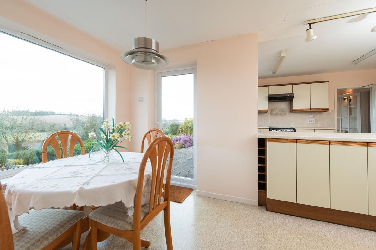 house for sale in Church Road, Snitterfield, StratforduponAvon