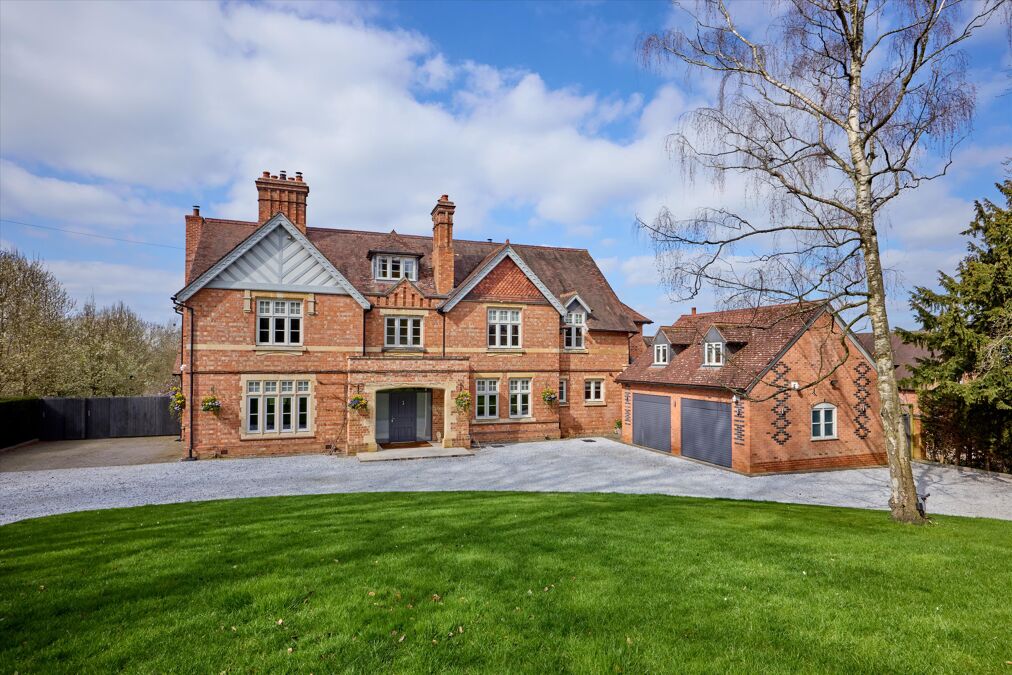 Image of Church Road, Snitterfield, Stratford-upon-Avon, Warwickshire, CV37
