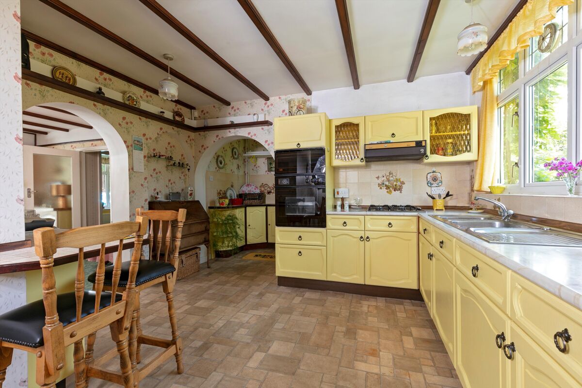 house for sale in Gibbet Hill Road, Coventry, West Midlands, CV4 STR012086298 Knight Frank