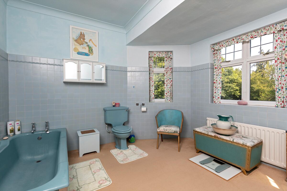 house for sale in Gibbet Hill Road, Coventry, West Midlands, CV4 STR012086298 Knight Frank