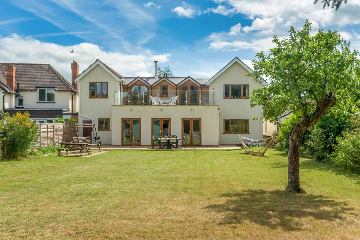 house for sale in StratforduponAvon, Warwickshire, CV37 STR012098673 Knight Frank house for sale in StratforduponAvon, Warwickshire, CV37 STR012098673 Knight Frank