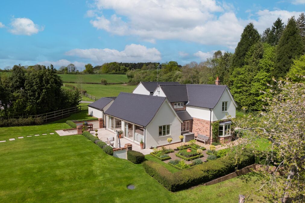 Image of Lapworth Street, Lowsonford, Henley-in-Arden, Warwickshire, B95