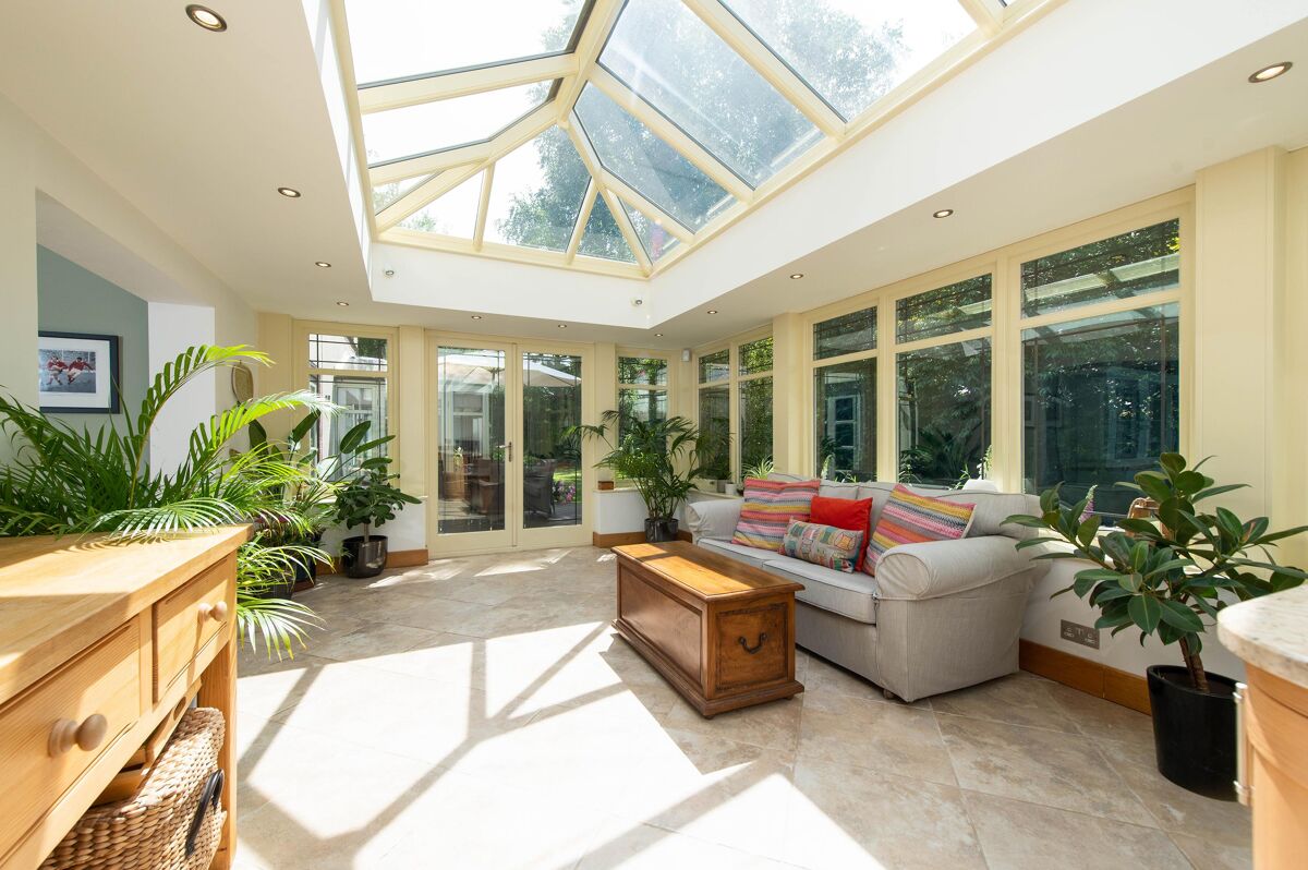 house for sale in Manor Road, StratforduponAvon, Warwickshire, CV37