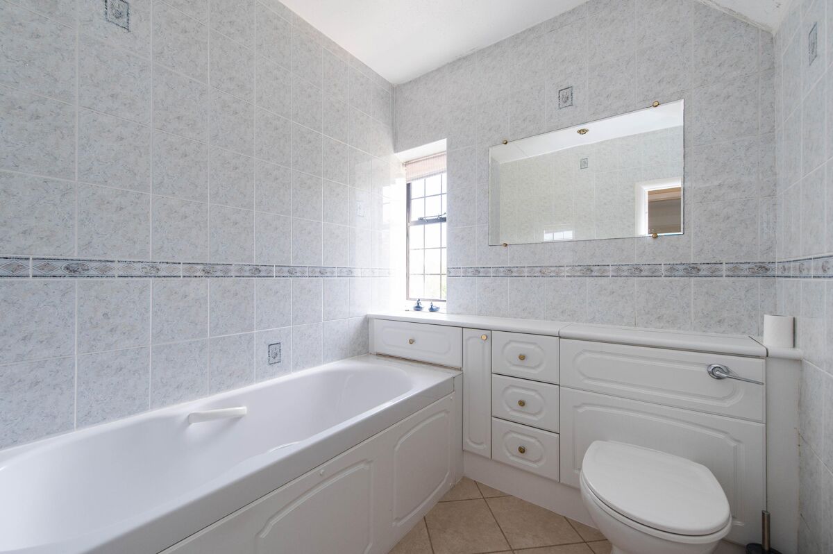 house for sale in Alveston Lane, Alveston, StratforduponAvon