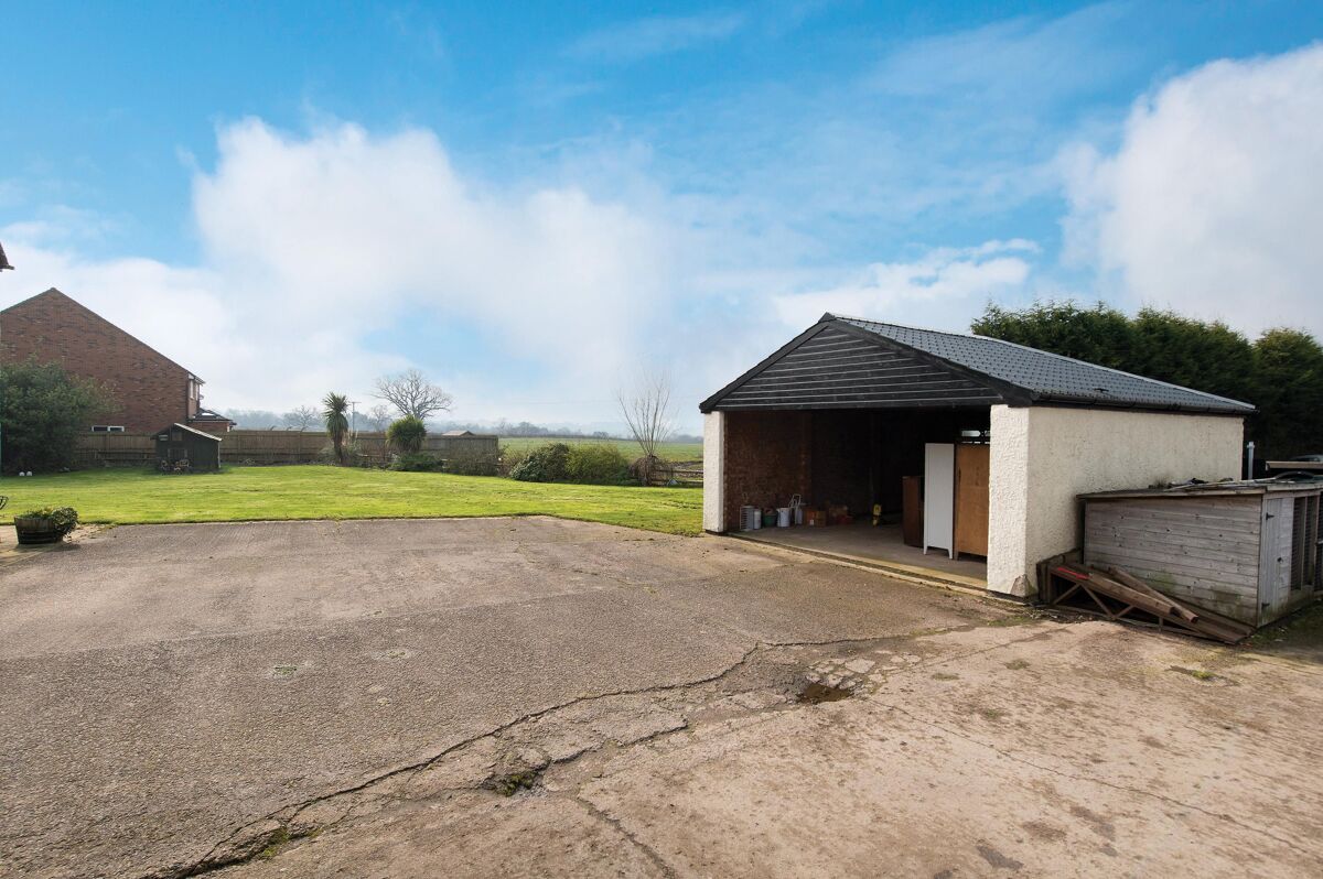 house for sale in Ansley, Nuneaton, Warwickshire, CV10 STR012144861