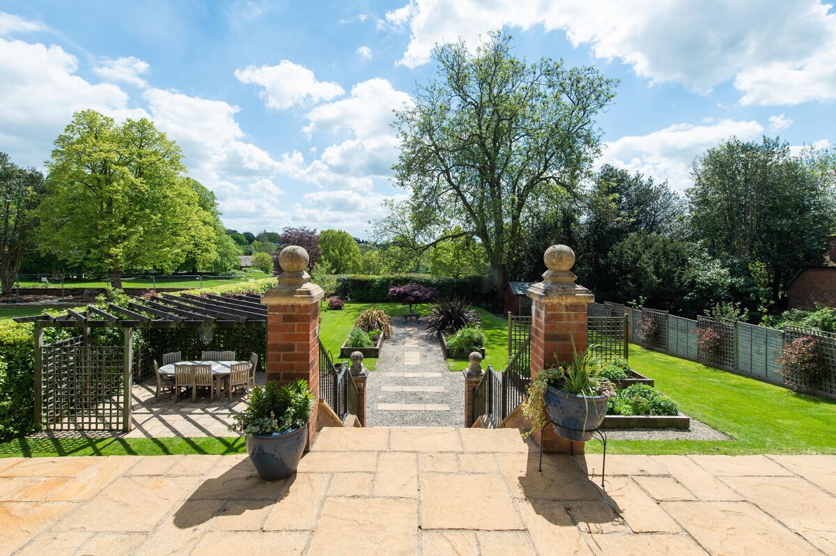 house for sale in High Street, Kenilworth, Warwickshire, CV8