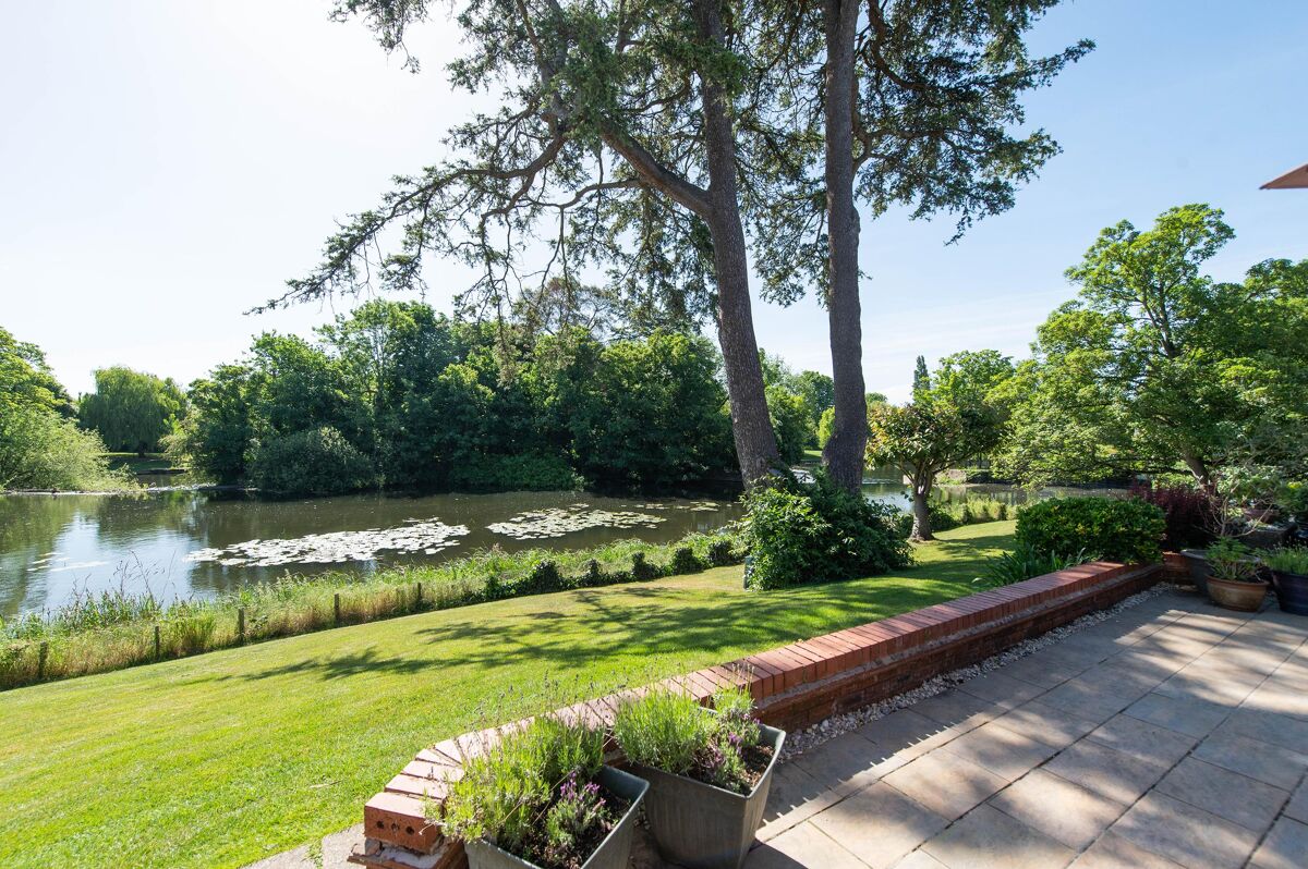 apartment for sale in Avonside, StratforduponAvon, Warwickshire, CV37