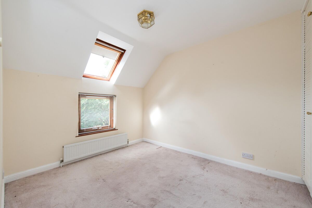 apartment for sale in Mill Lane, StratforduponAvon, Warwickshire, CV37 STR012189017 Knight