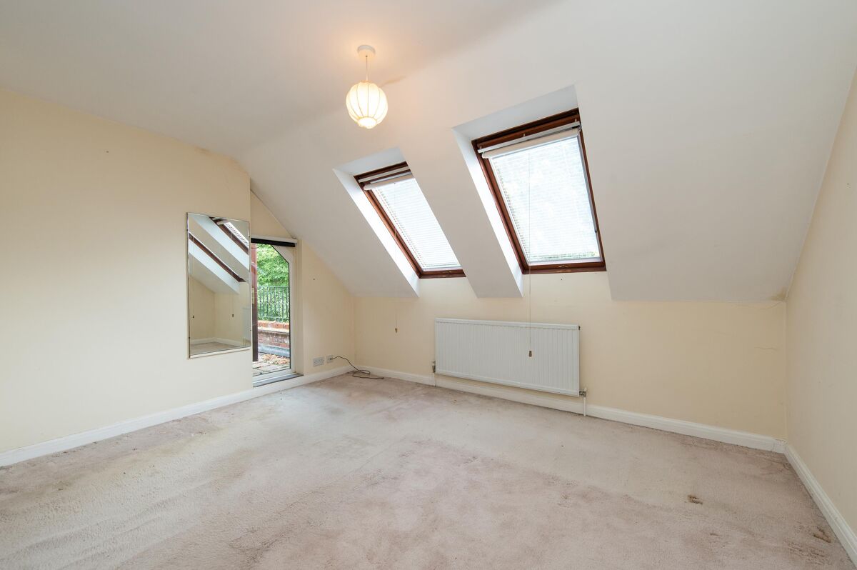 apartment for sale in Mill Lane, StratforduponAvon, Warwickshire, CV37 STR012189017 Knight