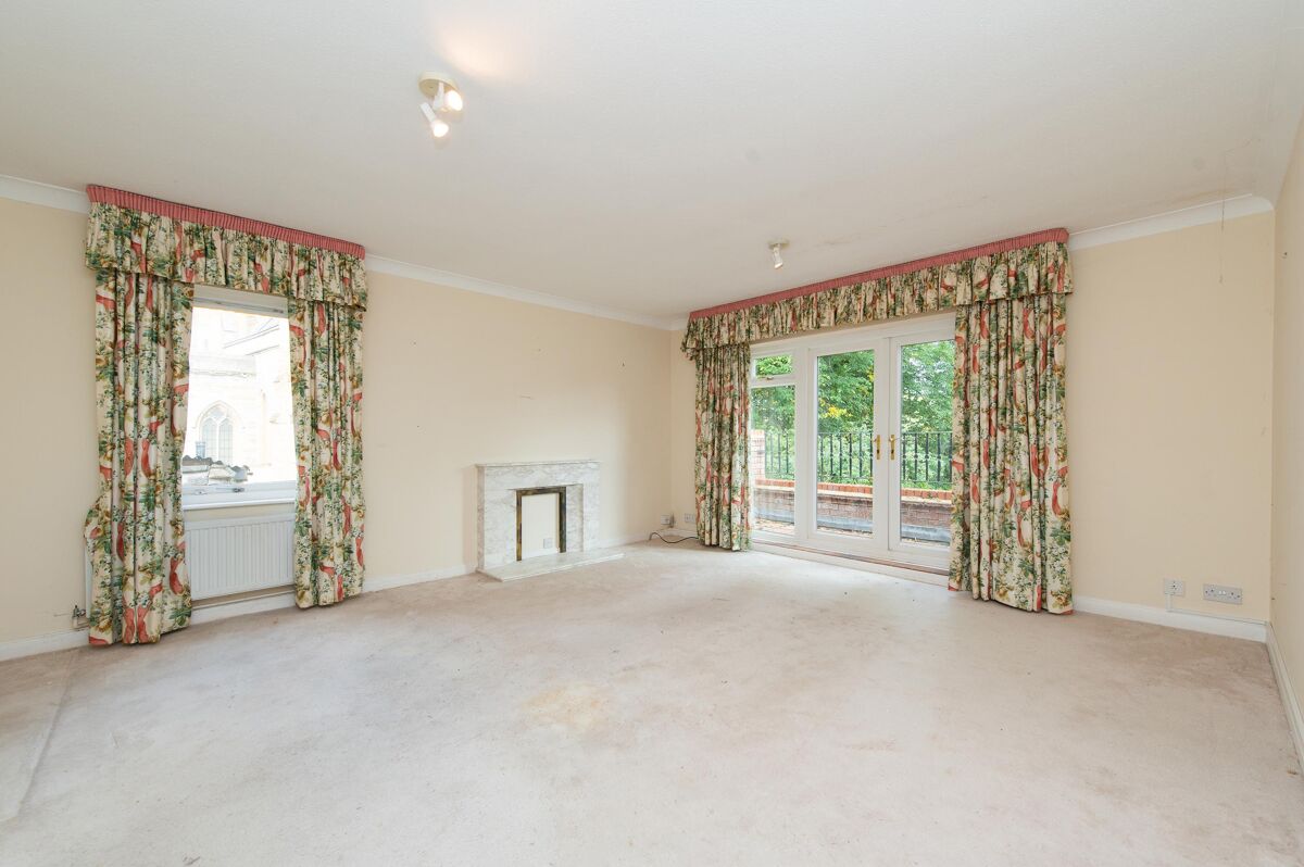 apartment for sale in Mill Lane, StratforduponAvon, Warwickshire, CV37 STR012189017 Knight