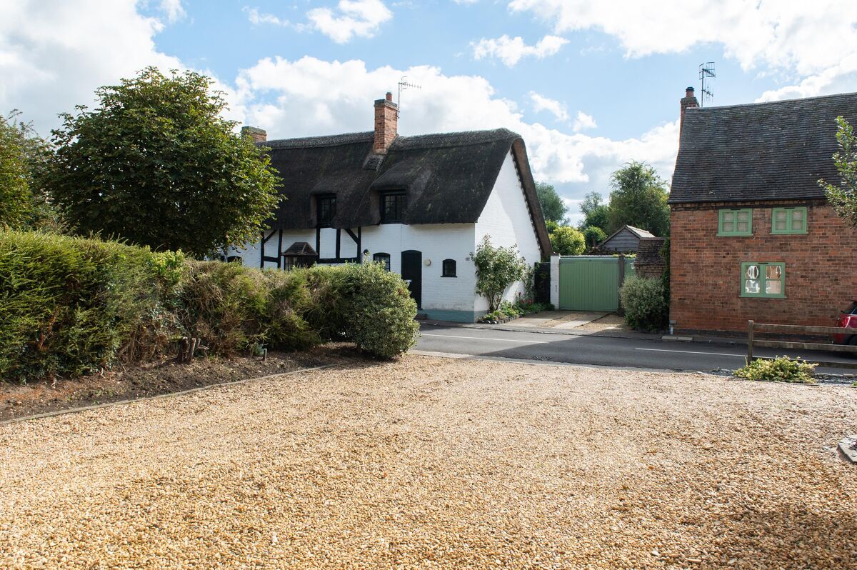 bungalow for sale in Luddington, StratforduponAvon, Warwickshire