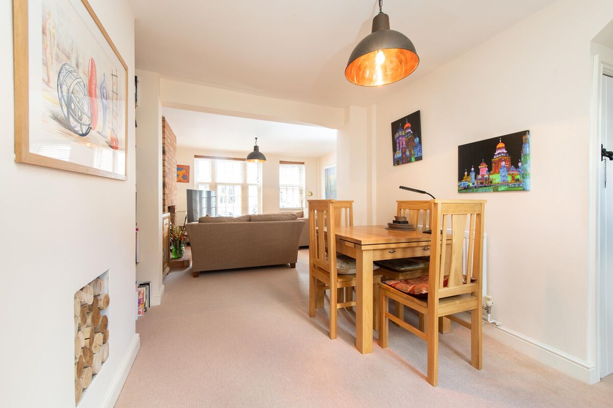 house for sale in Ely Street, StratforduponAvon, Warwickshire, CV37 STR012203364 Knight Frank