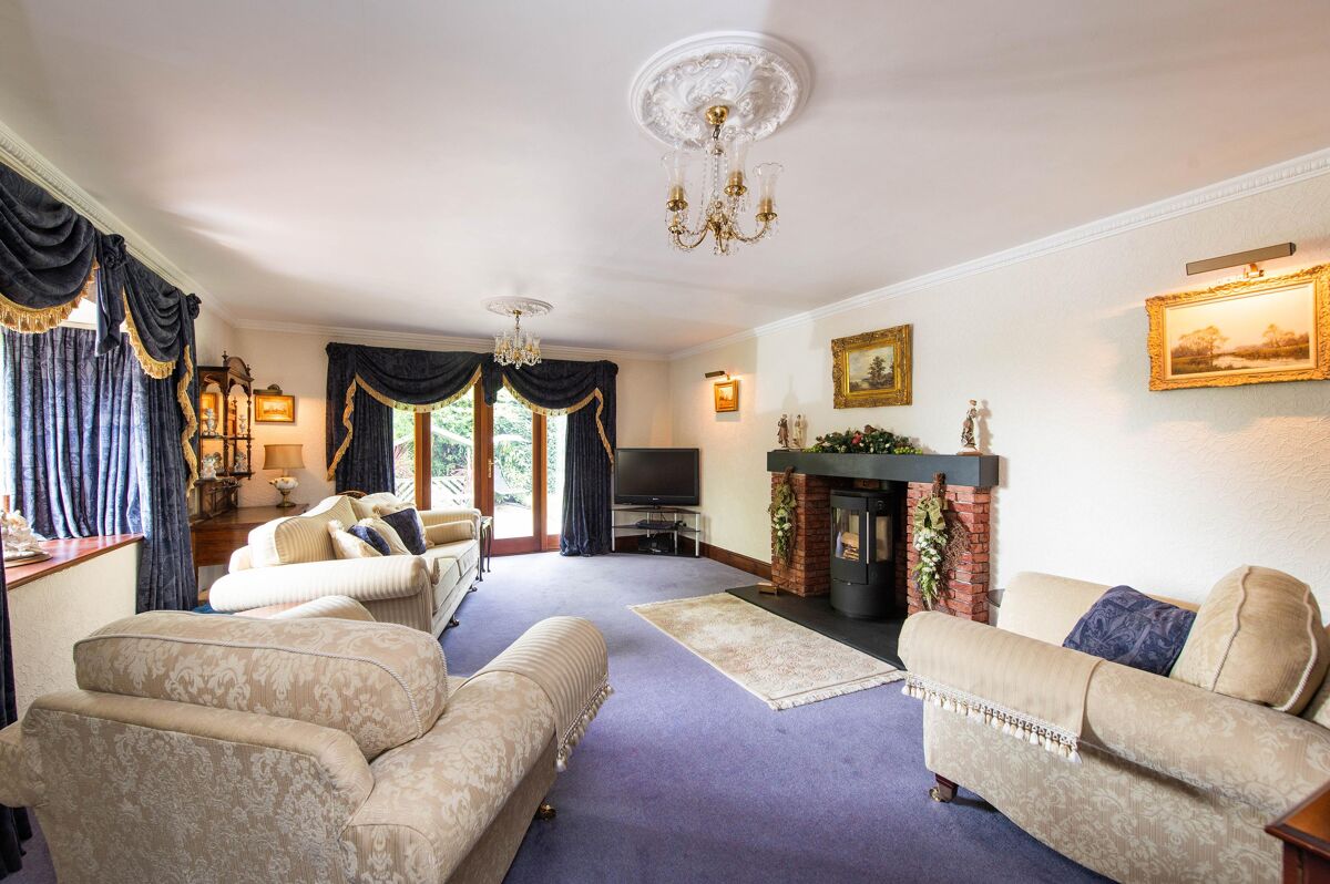 house for sale in Woodloes Lane, Guys Cliffe, Warwick, CV35