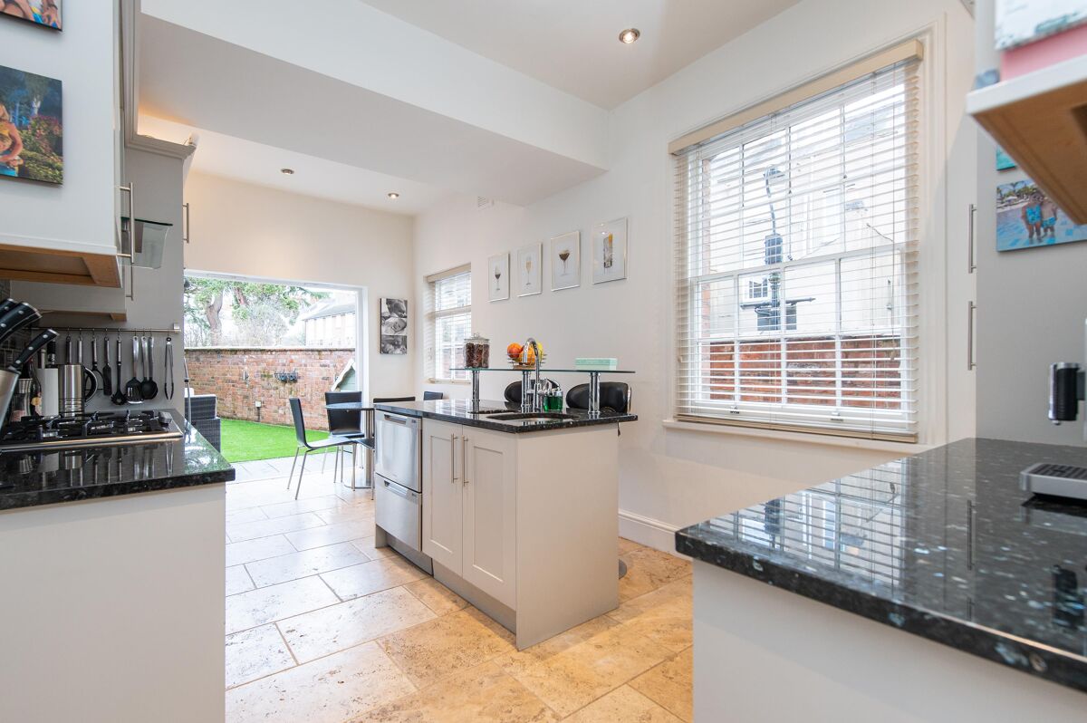 house for sale in Beauchamp Hill, Leamington Spa, Warwickshire, CV32 STR012278293 Knight Frank