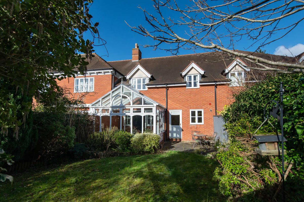 House For Sale In Riverbank Gardens Tiddington Road Stratford Upon Avon Warwickshire Cv37